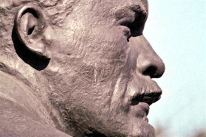 Ленин памятник.jpg Ленин памятник.jpg