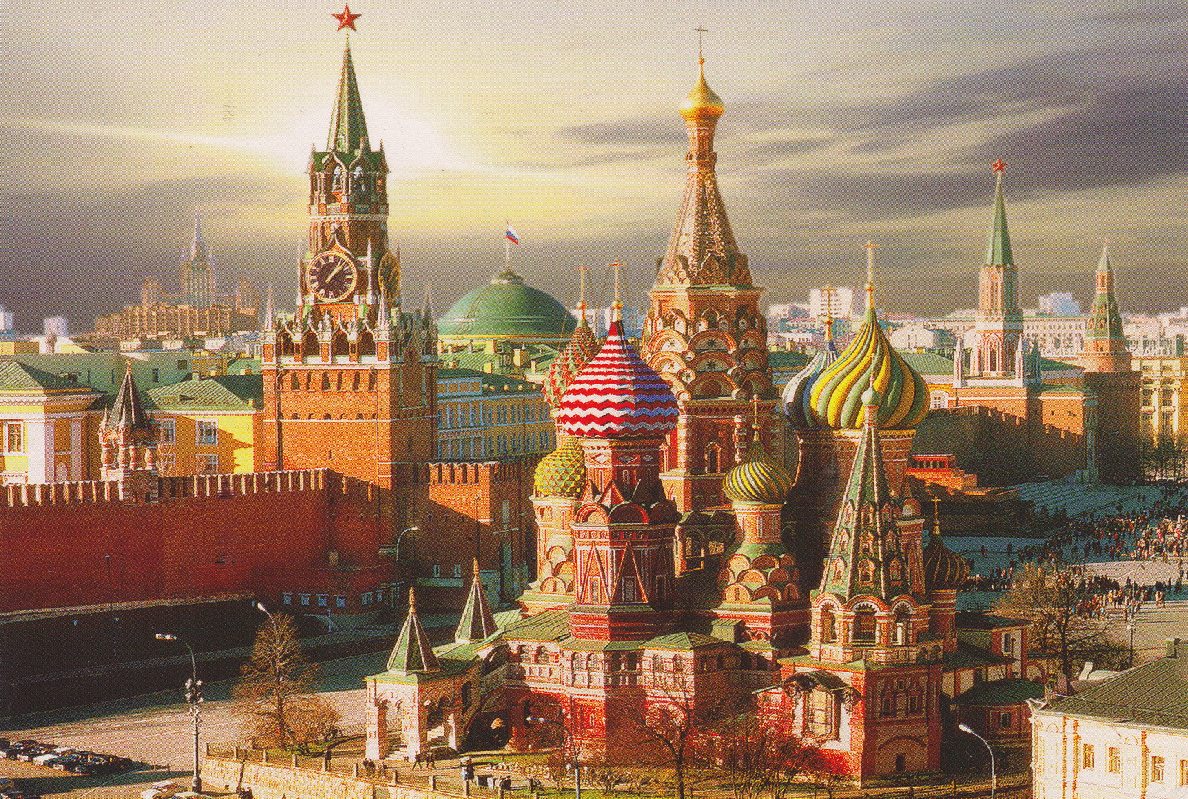 Москва.jpg В предсердье российской столицы, Над краем осклизлого рва Подобно волшебной Жар-птице Взметнулся собор Покрова.