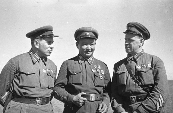 Штерн, Чолбайсан и Жуков Штерн, Чолбайсан и Жуков